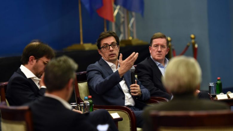 Pendarovski-Grupi i Ohrit: Alternativë e vetme e Maqedonisë së Veriut është anëtarësimi në NATO dhe BE