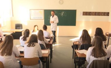 MASH Maqedoni: Sistemi i ri i regjistrimit elektronik për nxënësit e shkollave të mesme ka treguar sukses