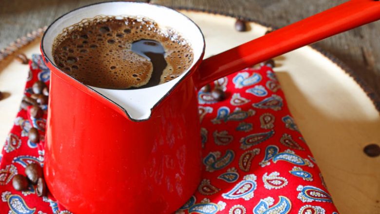 Katër përfitimet shëndetësore të kafes turke – pijes së preferuar të mëngjesit