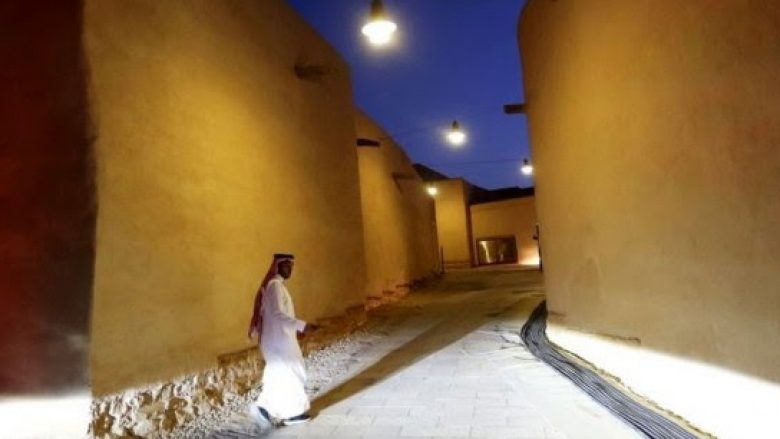 Masa e re e Arabisë Saudite: Çiftet e pamartuara mund të marrin së bashku me qira dhoma hoteli