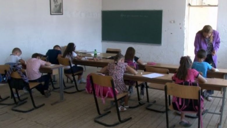 Mbyllja e shkollave në Kamenicë, banorët e Busavatës protestojnë nesër para MASHT-it