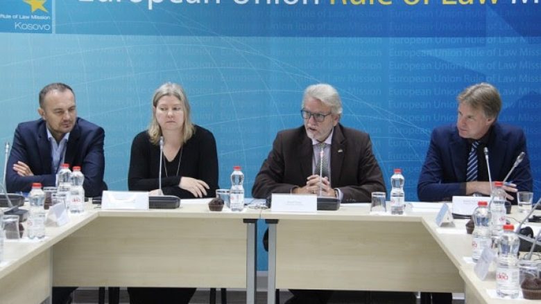 EULEX-i prezanton raportin për sundimin e ligjit: Mbetet i ngadaltë ritmi i shqyrtimit të rasteve të profilit të lartë