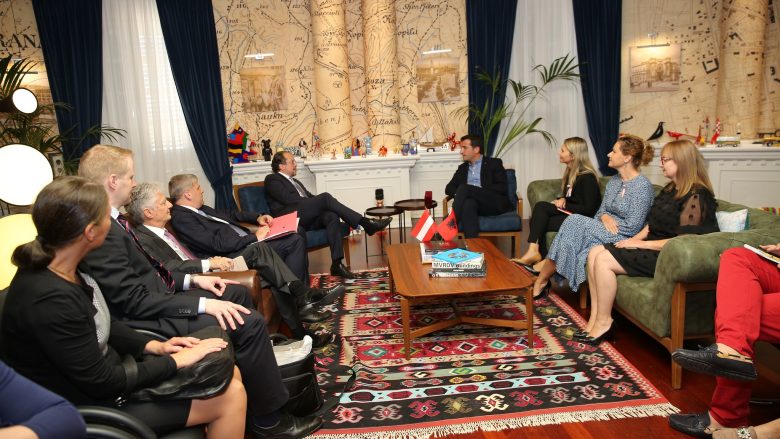 Ministri i Jashtëm i Austrisë: Shqipëria është në rrugën e duhur drejt hapjes së negociatave