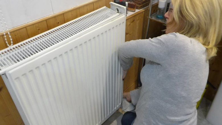 Nëse nuk i pastroni radiatorët, mund t’ju vijnë më të larta faturat e ngrohjes!