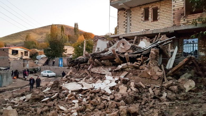 Tërmeti i fuqishëm godet Iranin, shumë shtëpi, ndërtesa e objekte afariste shkatërrohen – humbin jetën 6 persona e 300 tjerë lëndohen