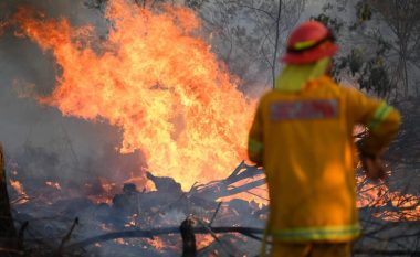 Për shkak të zjarrit, Australia shpall gjendjen e jashtëzakonshme – humbin jetën tre persona dhe shkatërrohen mbi 150 shtëpi