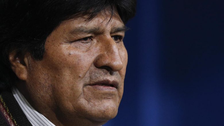 Presidenti bolivian pas dorëheqjes, përshëndetet me qytetarët pas 14 viteve në pushtet: Motra dhe vëllezër, dua t’iu them se lufta jonë nuk ka përfunduar