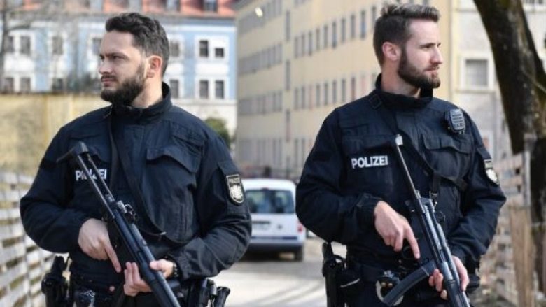 Gjermani, islamikët e arrestuar planifikonin të vrisnin ‘jobesimtarët’