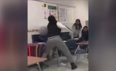 Filmohet duke rrahur brutalisht me grushta e shqelma nxënësen, mësuesja amerikane arrestohet nga policia