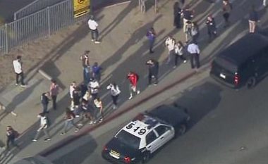 Të shtëna armësh në një shkollë në Kaliforni, raportohet për të paktën shtatë të lënduar