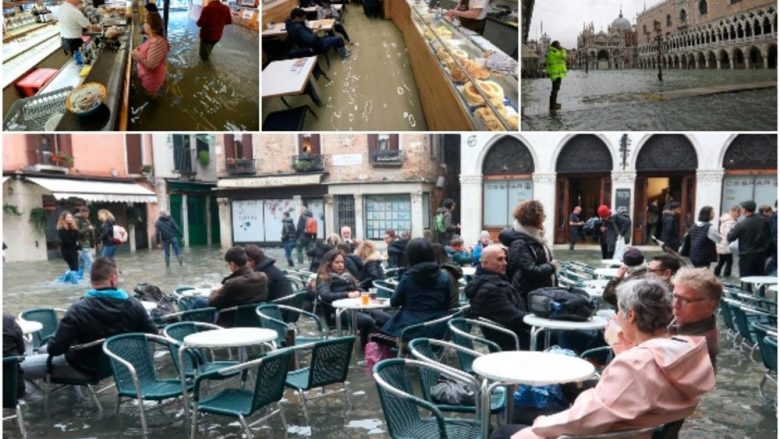 Edhe pse niveli i ujit arrin të gjunjët e tyre, turistë të shumtë nuk ndalen – vizitojnë Venedikun dhe pinë kafe nëpër lokale