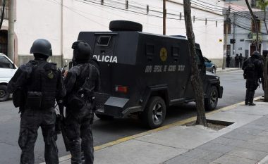 Vriten pesë policë meksikanë në një pritë të organizuar mirë nga persona të armatosur