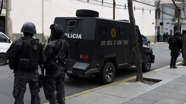 Vriten pesë policë meksikanë në një pritë të organizuar mirë nga persona të armatosur