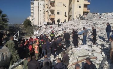 Veteranët e UÇK-së dhurojnë 5 mijë euro për të prekurit nga tërmeti në Shqipëri