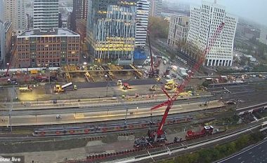 Për vetëm tre ditë rindërtojnë autostradën, ndërrojnë binarët dhe hapin tunelin – gjithçka ndodhi në qendër të Amsterdamit