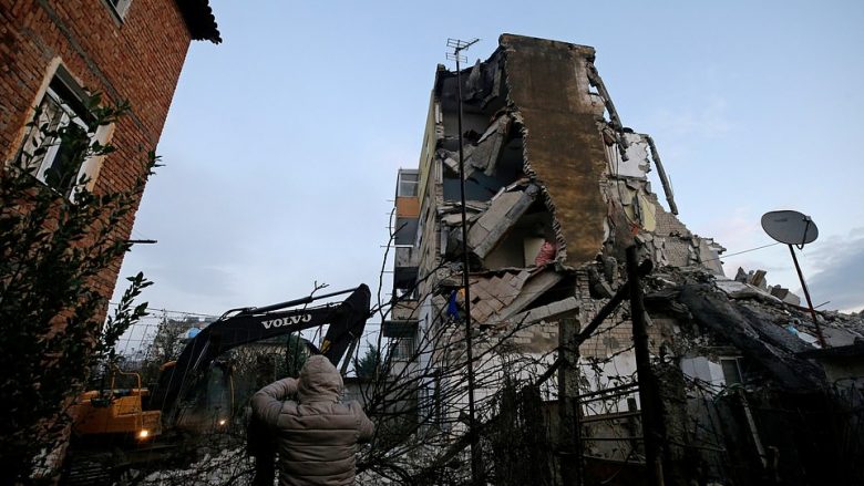 Ministria e Shëndetësisë: Arrin në 15 numri i viktimave dhe 600 të plagosur nga tërmeti në Shqipëri