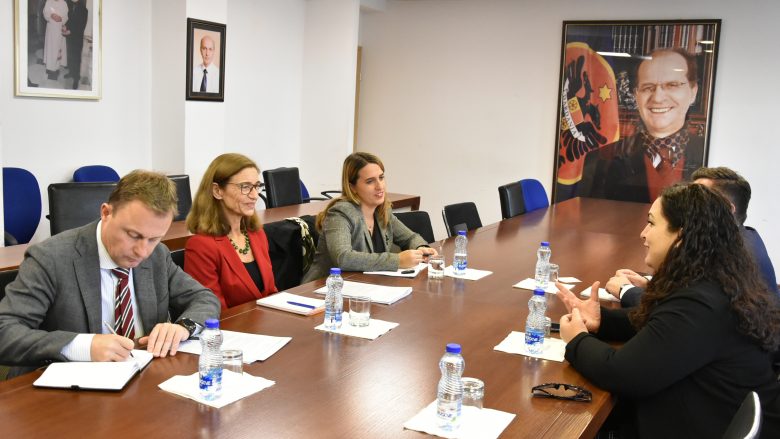 Osmani pret në takim ambasadoren Williems, Holanda e gatshme për ta përkrahur Kosovën në proceset shtetformuese