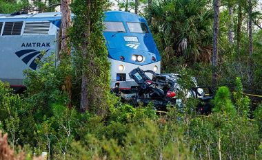 Gruaja dhe dy fëmijë, 8 dhe 10 vjeç, janë vrarë nga treni në një vendkalim hekurudhor në Florida