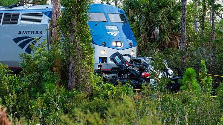 Gruaja dhe dy fëmijë, 8 dhe 10 vjeç, janë vrarë nga treni në një vendkalim hekurudhor në Florida