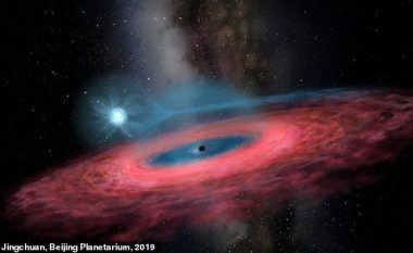 Shkencëtarët thonë se kanë gjetur një “vrimë të zezë” që është 70 herë më e madhe se Dielli