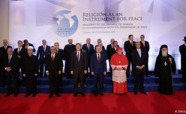 SHBA: Ballkanit i duhet bashkëpunimi mes politikës dhe fesë