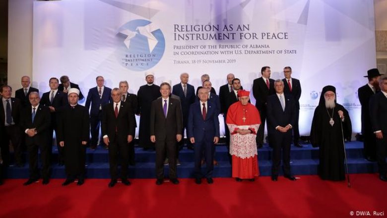 SHBA: Ballkanit i duhet bashkëpunimi mes politikës dhe fesë