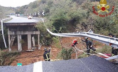 Shiu dhe përmbytjet godasin Italinë dhe Francën, ndërsa rrëshqitja e dheut shemb urën e autostradës