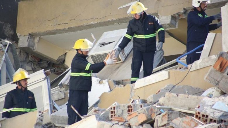 Vazhdon rritja e numrit të viktimave nga tërmeti në Shqipëri, deri tani 41 persona kanë humbur jetën