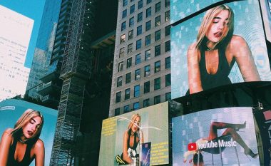 Dua Lipa vendoset nga YouTube në ekranet gjigante të Times Square