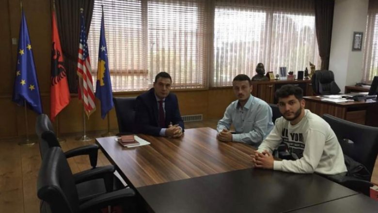 Përfaqësuesit e Parlamentit Studentor arrijnë marrëveshje me ministrin Bytyqi për çështjen e bursave