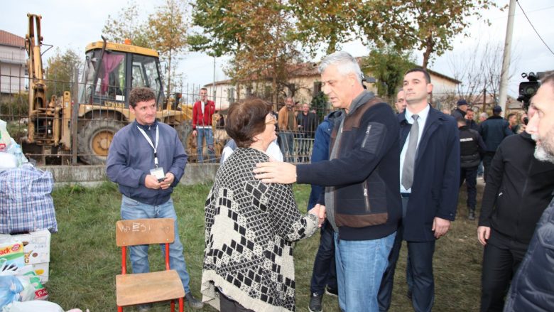 Thaçi në Thumanë: Së bashku ta tejkalojmë edhe këtë fatkeqësi