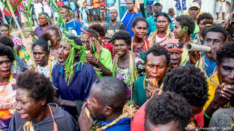 Bougainville po voton në referendum për ndarje nga Papua Guinea e Re