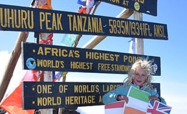 Britanikja gjashtëvjeçare bëhet vajza më e re që ngjitet në Kilimanxharo, drejt të njëjtës maje malore u nis edhe pas dy javësh