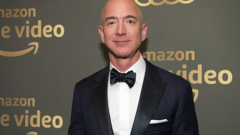 Familjet e pastreha do të ndihmohen me 98.5 milionë dollarë nga njeriu më i pasur në botë Jeff Bezos