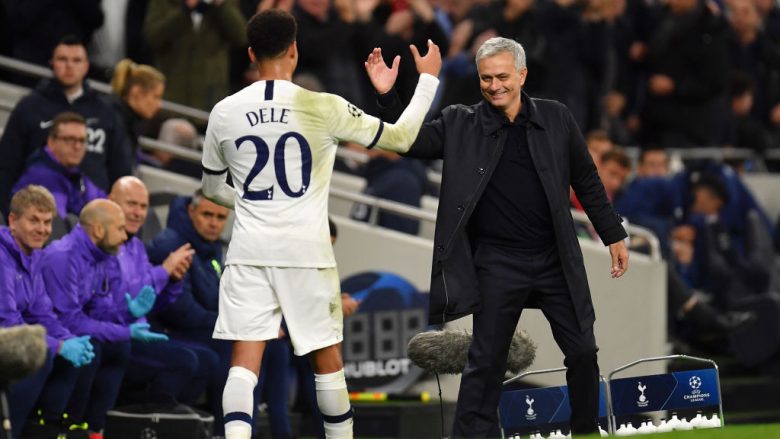 Dele Alli e Jose Mourinho. (Photo by Justin Setterfield/Getty Images)
