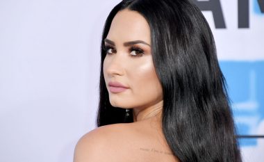 Demi Lovato flet për herë të parë pas mbidozës: E dua personin që jam sot