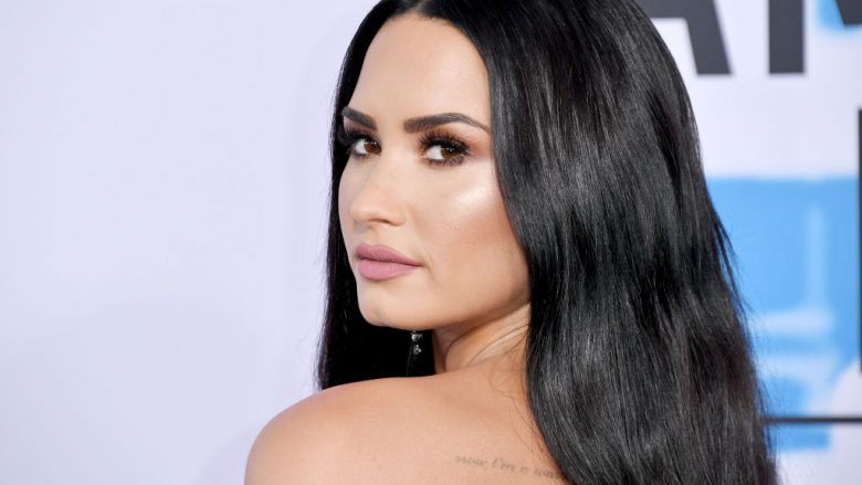 Demi Lovato flet për herë të parë pas mbidozës: E dua personin që jam sot