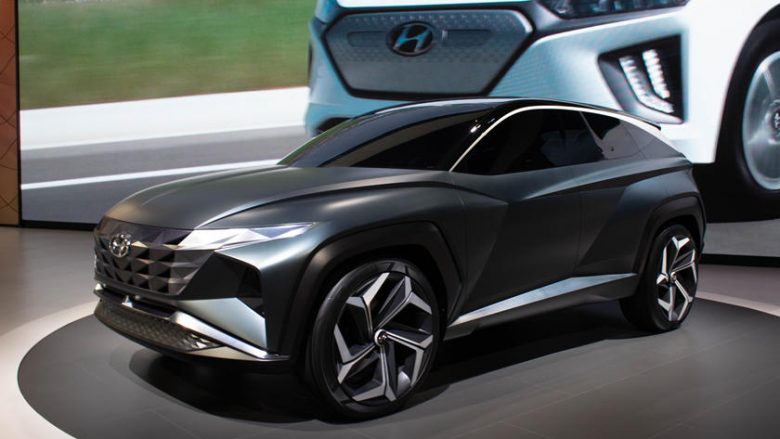 Hyundai Tuscon tërësisht i ri shkëlqen derisa është në lëvizje