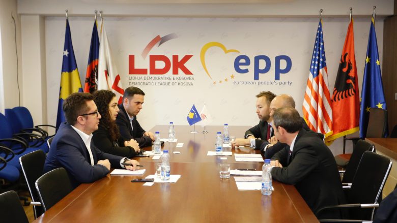 Osmani takohet me përfaqësuesit e BERZH-it, diskutohet për programin e përbashkët qeverisës LDK-LVV