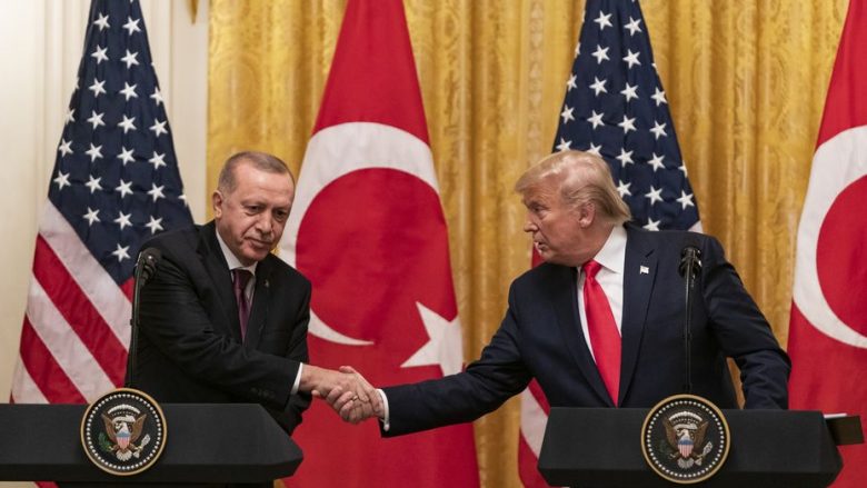I kishte shkruar “Mos u bëj budalla!”, Erdogan thotë se ia ktheu letrën presidentit Trump