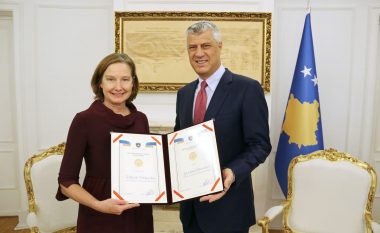 Thaçi ndan dekoratë për Zyrën e Bankës Botërore në njëzetvjetorin e saj në Kosovë