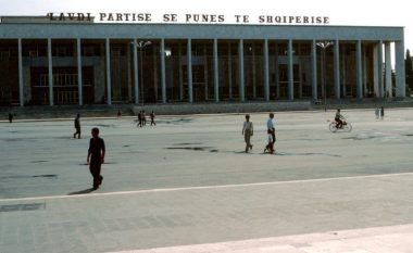 Reportazh nga Shqipëria e vitit 1968: Një shtet absurd, një komb në skamje
