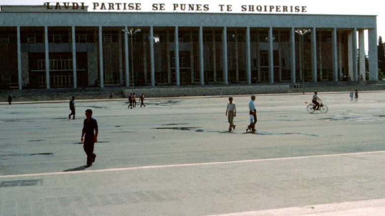 Reportazh nga Shqipëria e vitit 1968: Një shtet absurd, një komb në skamje