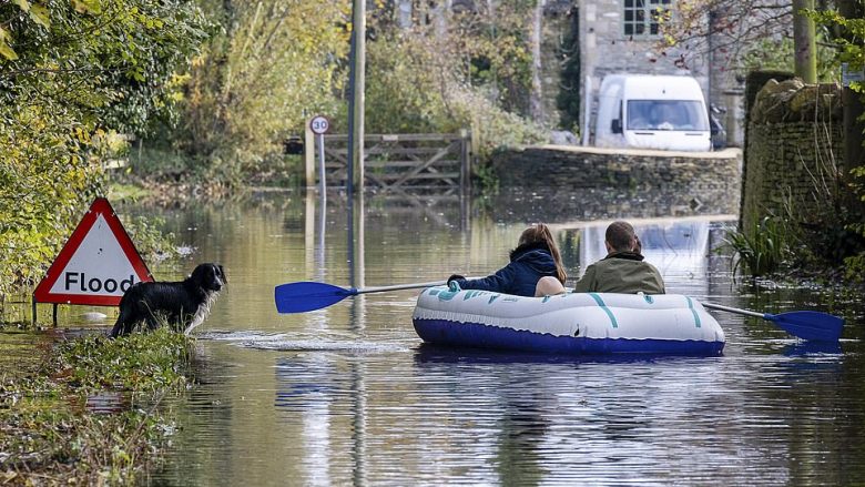 Vërshime të shumta në Angli, ditëve në vazhdim pritet edhe rënie e temperaturave