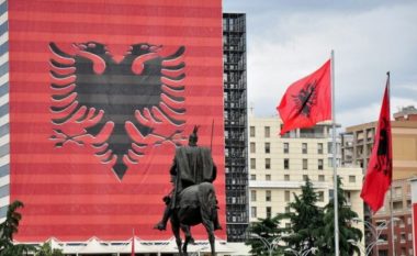 Vetëvendosje me 28 Nëntor, marshon në Tiranë për Bashkim Kombëtar