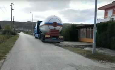Shpërthen një cisternë gazi në rrugën Fier-Patos