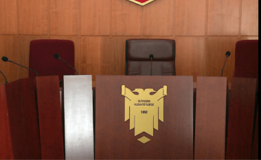 Gjykata Kushtetuese pranon pjesërisht kërkesën për shfuqizimin e bordit për vendosjen e çmimit të karburanteve në Shqipëri