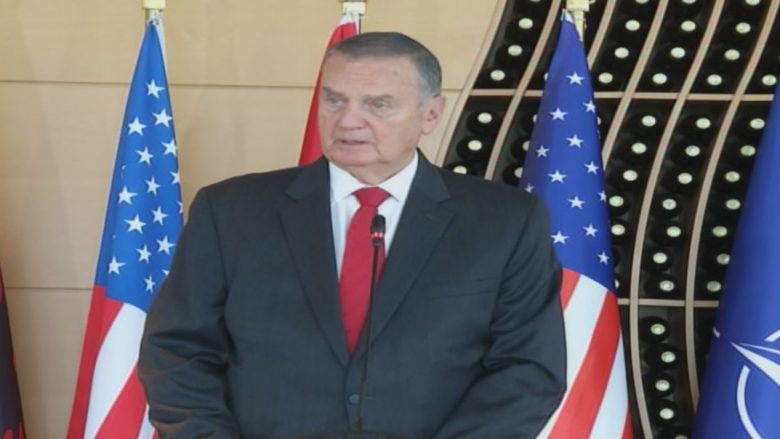 Gjenerali amerikan për 5G: Udhëheqësit e Shqipërisë duhet të vendosin se kujt do t’i besojnë