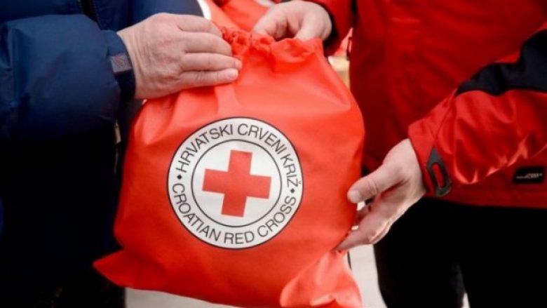 Kryqi i Kuq ndau 1.200 paketa me ushqim de produkte higjienikë familjeve në rajonin e Gostivarit