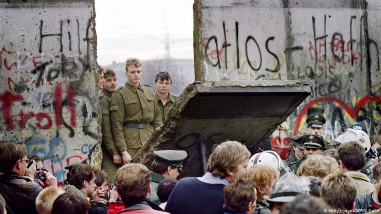 Dita kur u rrëzua Muri i Berlinit dhe përfundoi Lufta e Ftohtë